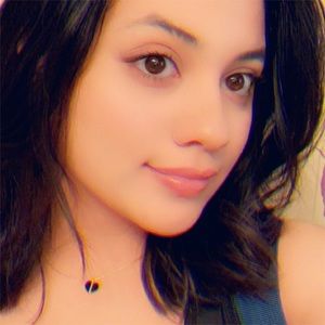 Meet your Posher, Daniela